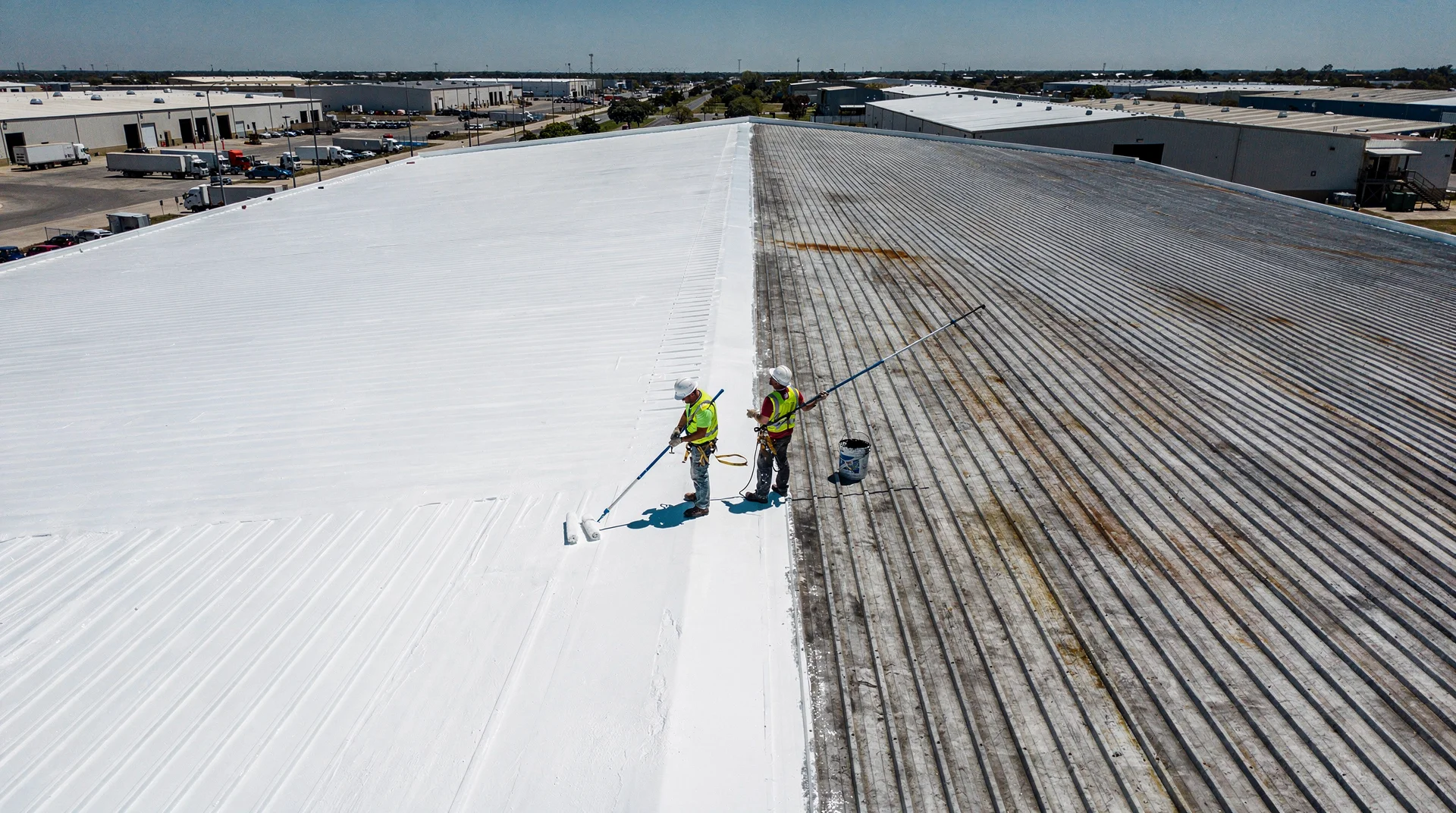 Peinture Cool Roof sur Bac Acier : Guide Complet (Preparation, Application, Resultats)